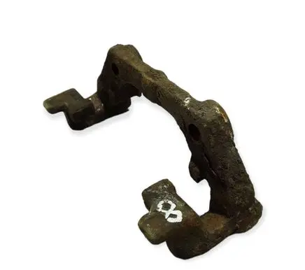 Volkswagen PASSAT B6 Brake caliper pad carrier rear 