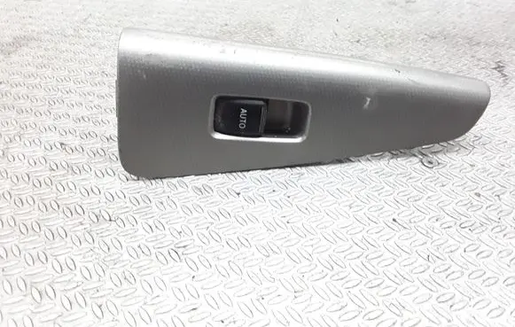 Toyota Corolla Verso E121 Electric window control switch 8403013030