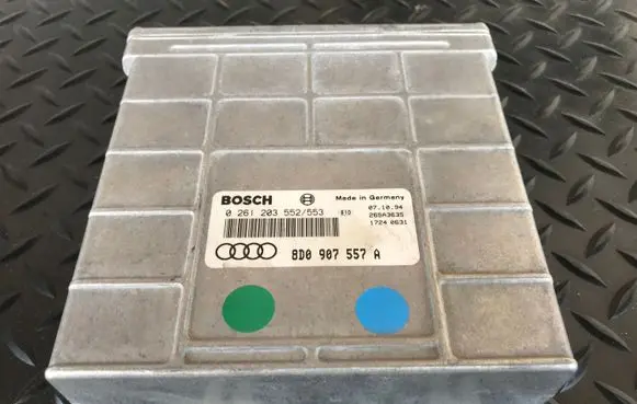 Audi A4 S4 B5 8D Engine control unit/module 8D0907557A 0261203552