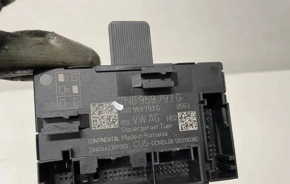 Seat Alhambra (Mk2) Door control unit/module 7N0959793G