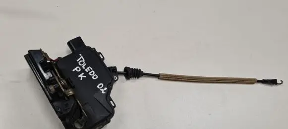 Seat Toledo II (1M) Front door lock