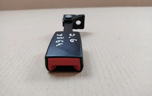 BMW i3 Rear seatbelt buckle 7347726