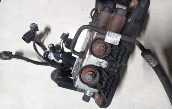 BMW 7 E65 E66 Active stabilizer control unit 6758704