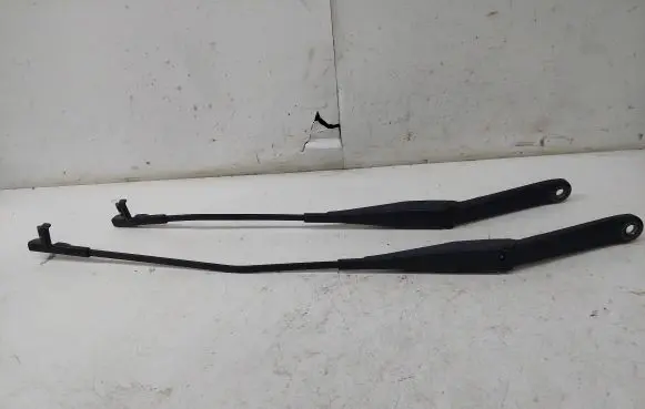 Ford Focus Front wiper blade arm 4m5117526cc 4m5117526ac