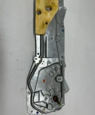 Volvo 850 Front door manual window regulator 9133478