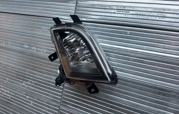 Volkswagen Jetta VI Front fog light