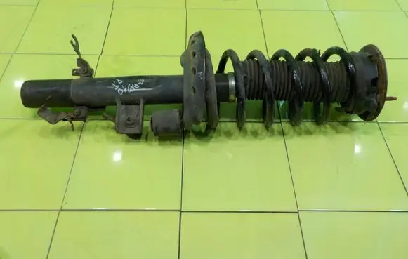 Land Rover Freelander 2 - LR2 Front shock absorber/damper PRZOD MCPHERSON