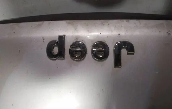 Jeep Cherokee Manufacturer badge logo/emblem 