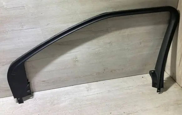 Citroen C3 Aircross Front door glass trim molding 39149284