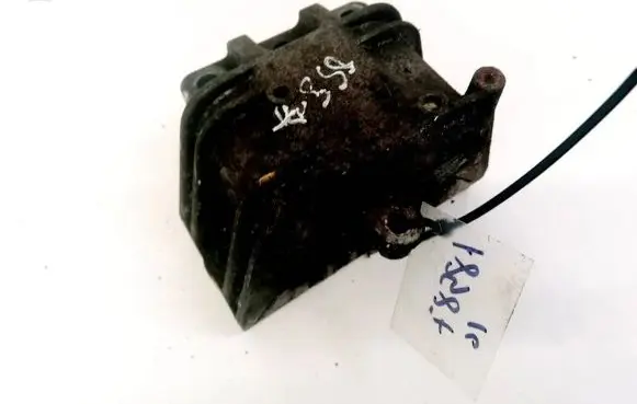 Volkswagen Golf V Engine mount bracket 1K0199262