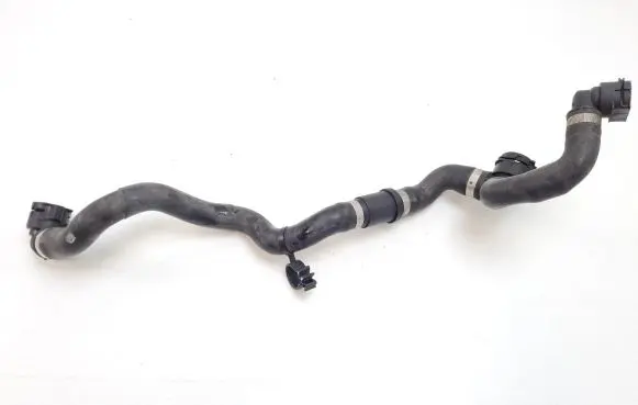 Mercedes-Benz CLS C257 Engine coolant pipe/hose A2135019701