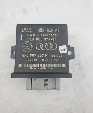 Audi A3 S3 8P Light module LCM 8P0907357F 5LA00837901