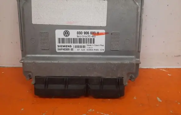 Volkswagen Fox Engine control unit/module ECU 03D906033H