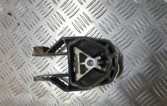 Ford C-MAX II Engine mount bracket AV616P062AB