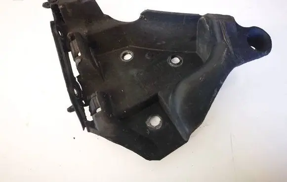 Volvo XC60 Front bumper mounting bracket 30764618