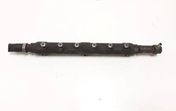 Volvo XC90 Fuel main line pipe 8658252 006009