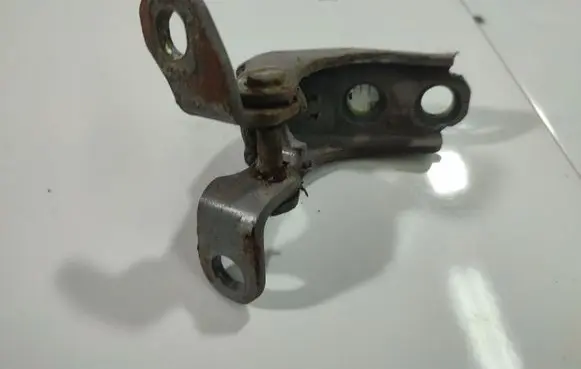 Honda Jazz Front door upper hinge 