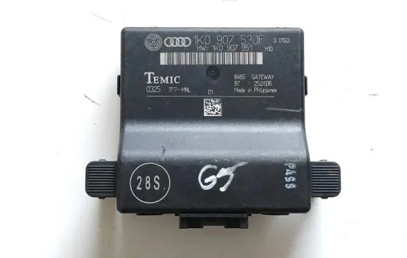 Skoda Octavia Mk2 (1Z) Gateway control module 1K0907530F 0325 1K0907951