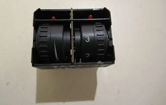 Volkswagen Touran I Headlight level height control switch 1T0941333