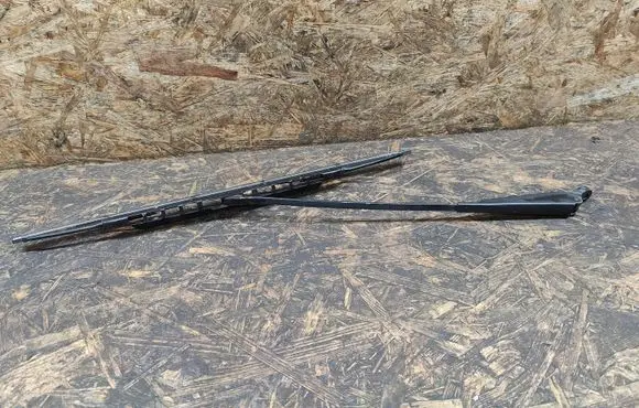 Porsche 928 Front wiper blade arm