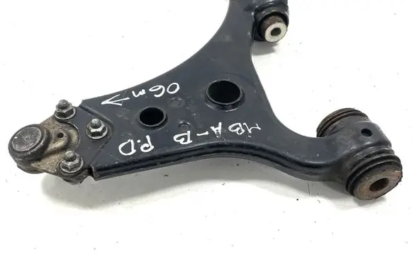 Mercedes-Benz B W245 Front lower control arm/wishbone A1693300307 6043218Q38
