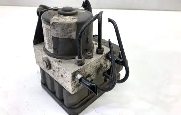 Ford Focus ABS Pump 8M512C405AA
