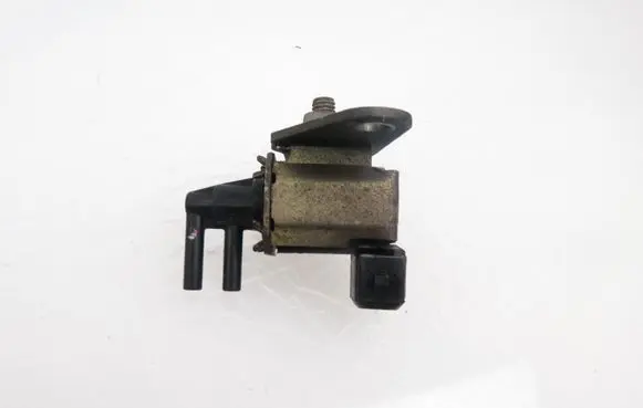 Mitsubishi Pajero Pinin Valve vacuum K5T48277