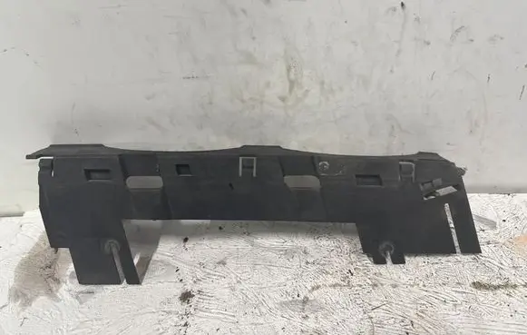 BMW 7 E38 Radiator mount bracket 82368890