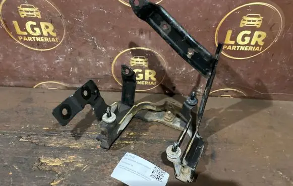 Ford Focus Power steering pump mounting bracket 1604085002020A0