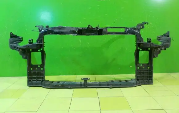 Hyundai i30 Radiator support slam panel XP182
