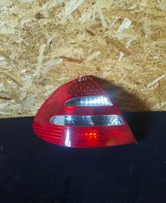 Mercedes-Benz E W211 Rear/tail lights A2118200564