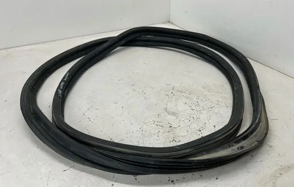 Jeep Compass Trunk rubber seal (body) 68339985AA