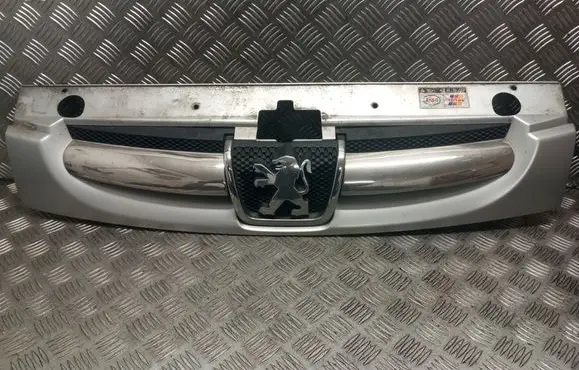 Peugeot Partner Front bumper upper radiator grill 9644758577