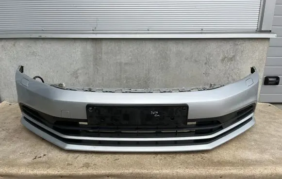 Volkswagen Jetta VI Front bumper LAW7