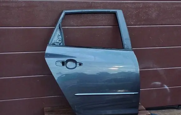 Rear door