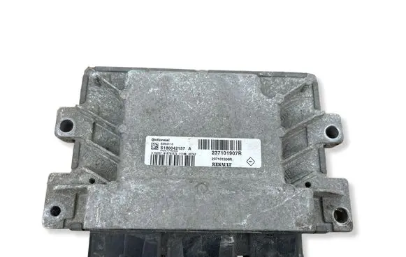 Renault Clio IV Engine control unit/module 237101907R 237101206R S180042157A