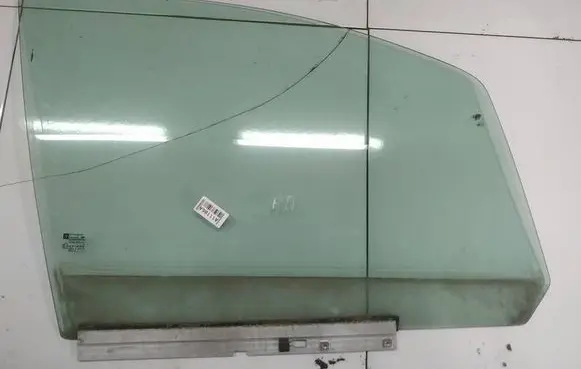Opel Zafira B Front door window glass four-door AS2