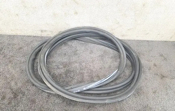 Tesla Model Y Trunk rubber seal (body) 149768199B
