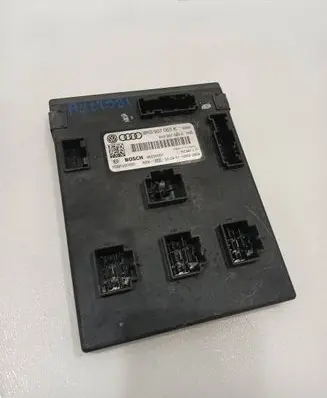 Audi A4 S4 B8 8K Comfort/convenience module 8K0907063K F005V00855