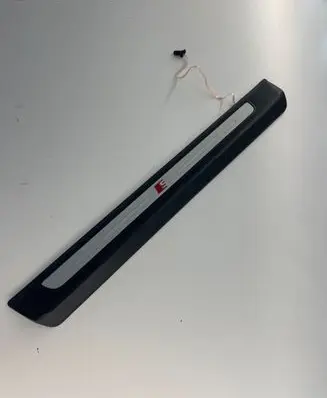 Front sill trim cover