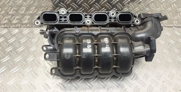 Toyota Yaris Intake manifold