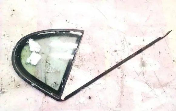 Seat Toledo II (1M) Rear vent window glass 