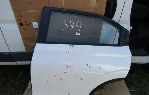 Honda HR-V Rear door