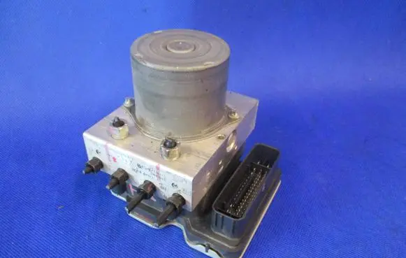 Toyota Yaris XP210 ABS Pump 445400D540 970400 21110330750