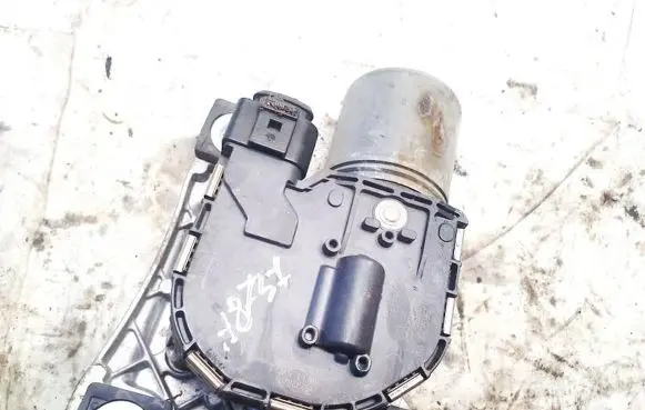 Volvo V50 Wiper motor 0390241913 30698233