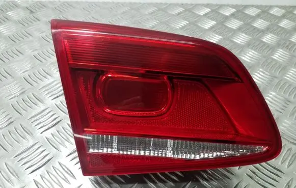 Volkswagen PASSAT B7 Tailgate rear/tail lights 3AE945093K