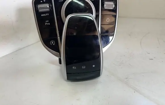 Mercedes-Benz C W205 Head unit multimedia control A2059005915 A2059015409 A2059020104