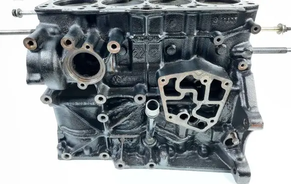 Volkswagen Golf IV Engine block 098103021c