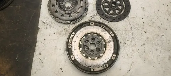 BMW 1 E81 E87 Clutch set kit 323064210