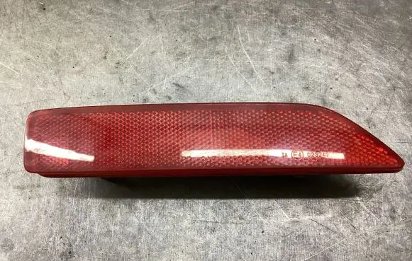 Honda CR-V Rear tail light reflector P6368